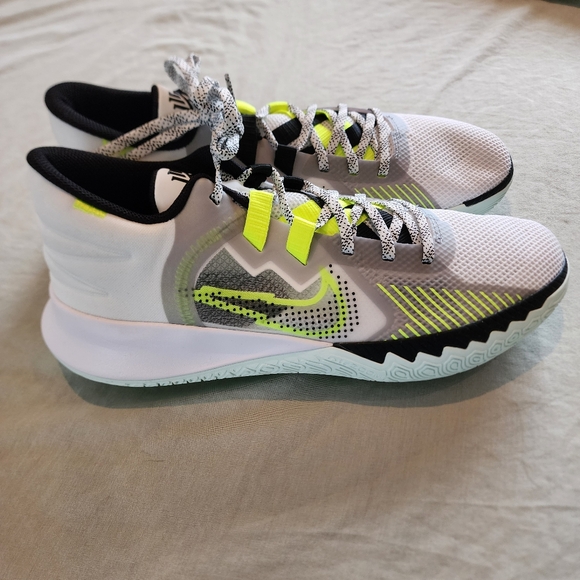 Nike Kyrie Flytrap Men's New Without
